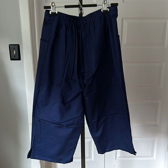 Quacker Factory navy blue capris with star beaded detail size large NEW - Picture 5 of 9